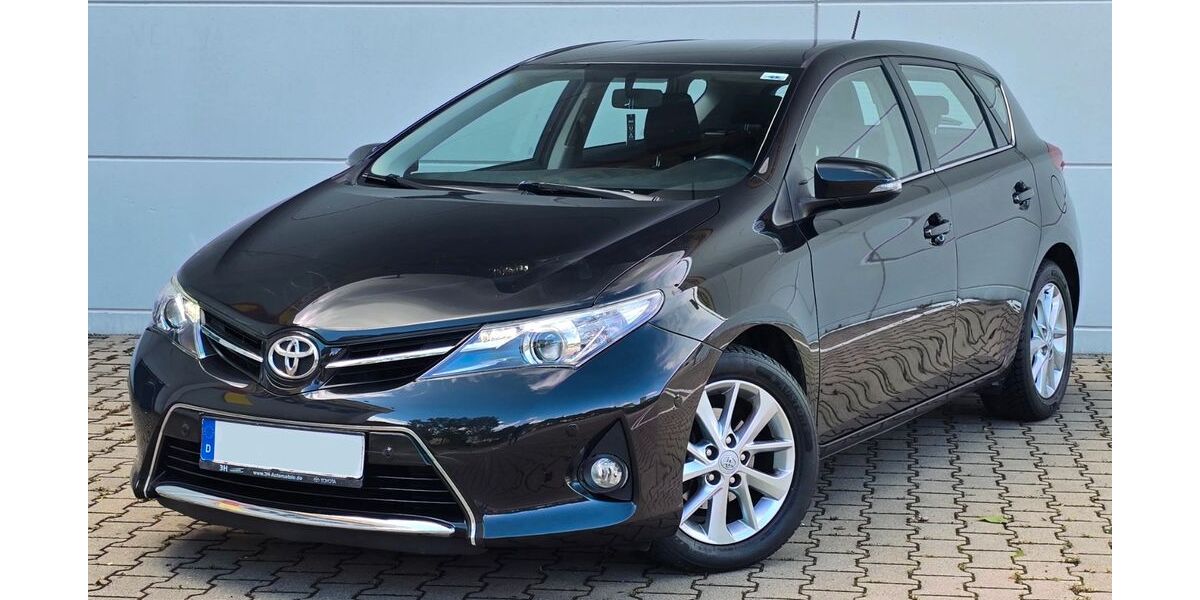 Toyota Auris 135.700 km 8.390 &euro; Gevelsberg 58285