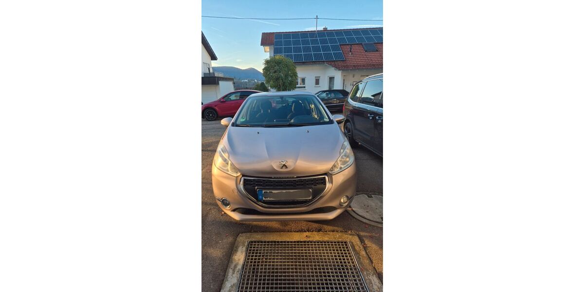 Peugeot 208 137.000 km 4.000 &euro; Geislingen 73312