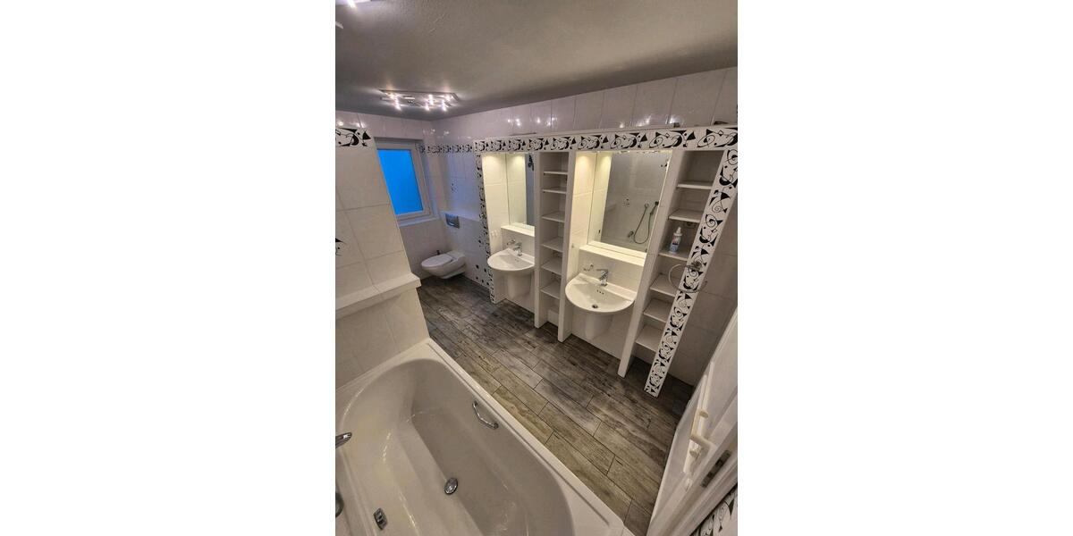 Einfamilienhaus Osterrönfeld - 10 Zimmer, 240 m&sup2;, 560.000&euro; | Angebot:25368947