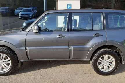 Mitsubishi Pajero 103.500 km 17.900 &euro; St. Märgen 79274