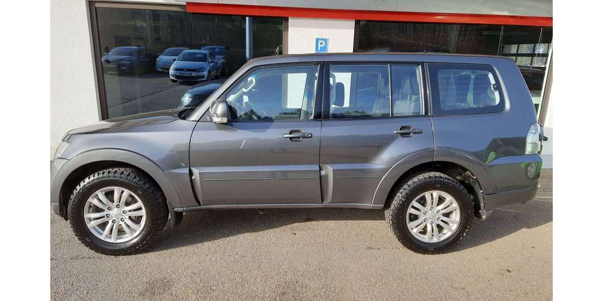Mitsubishi Pajero 103.500 km 17.900 &euro; St. Märgen 79274