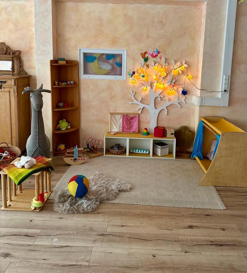 Heller Raum ( 180qm) + separater 16qm Nebenraum zimmer