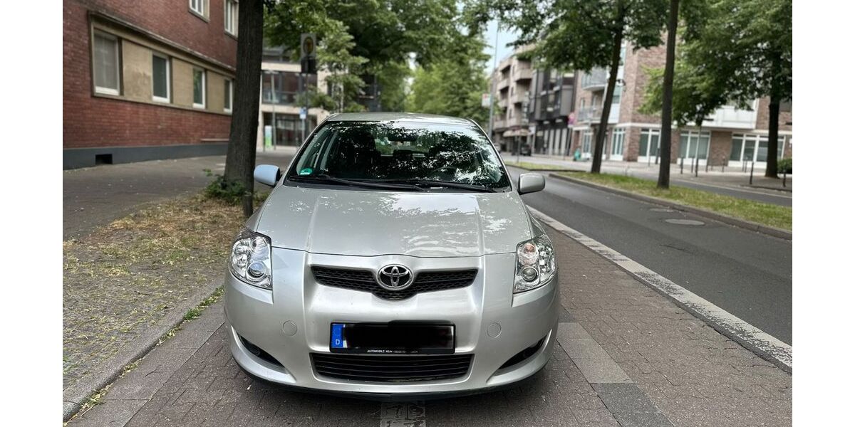 Toyota Auris 87.000 km 5.500 &euro; Neuss 41460