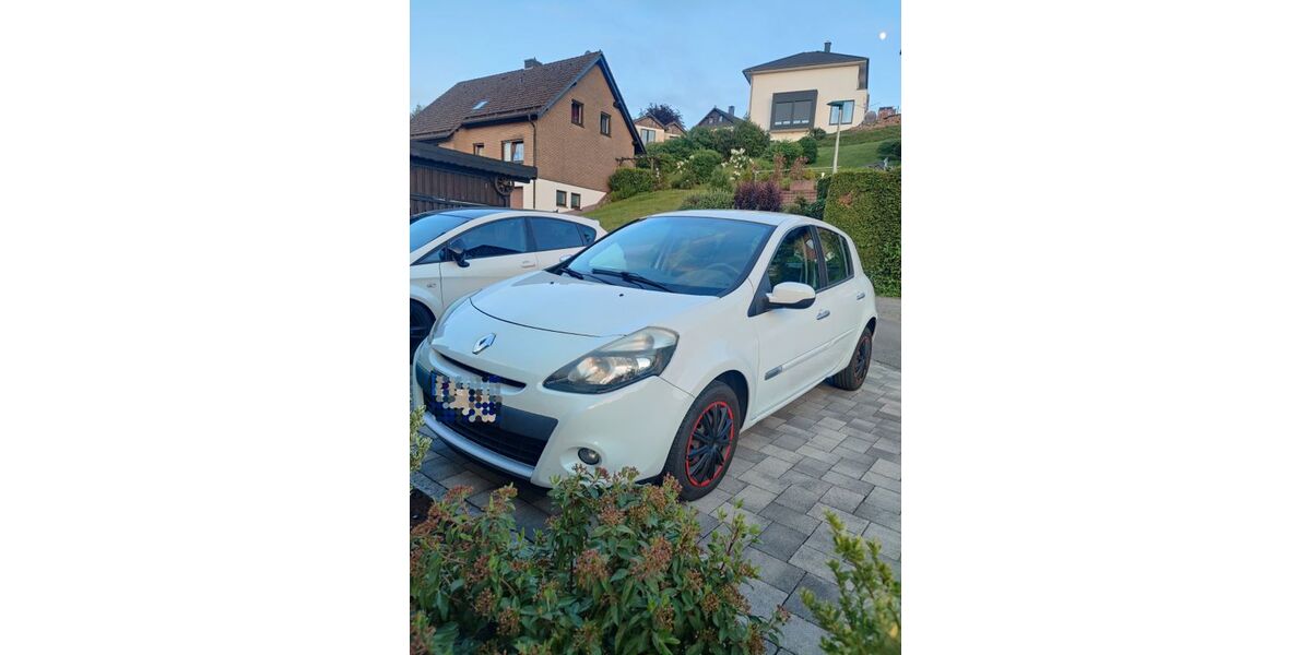 Renault Clio 175.000 km 3.699 &euro; Attendorn 57439