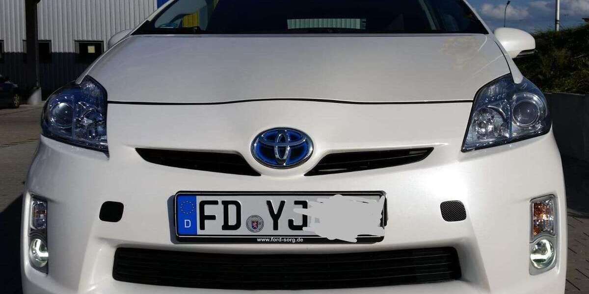 Toyota Prius 272.000 km 7.600 &euro; Fulda 36039
