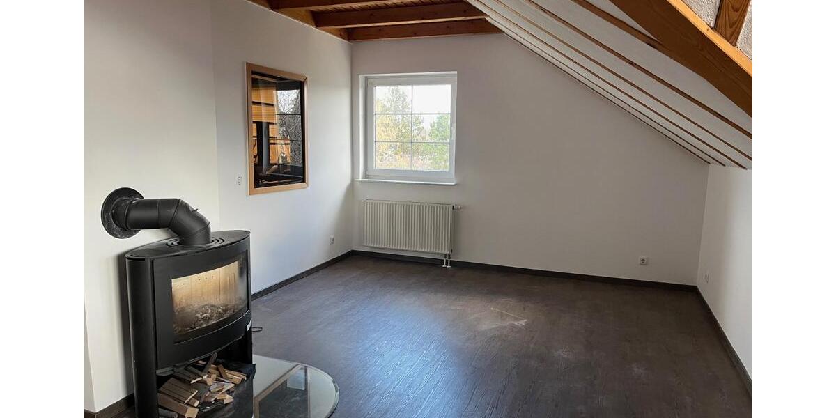Dachgeschoßwohnung Neuenhagen bei Berlin - 3 Zimmer, 95 m&sup2;, 1.500&euro; | Angebot:25352003