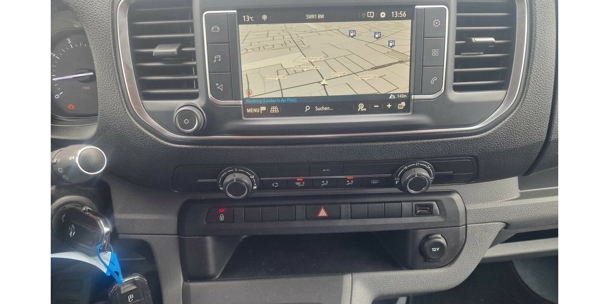 Opel Vivaro 2.0 D Design Paket NAVI Anhängerkupplung 84.000 km 26.998 &euro; Landau 76829