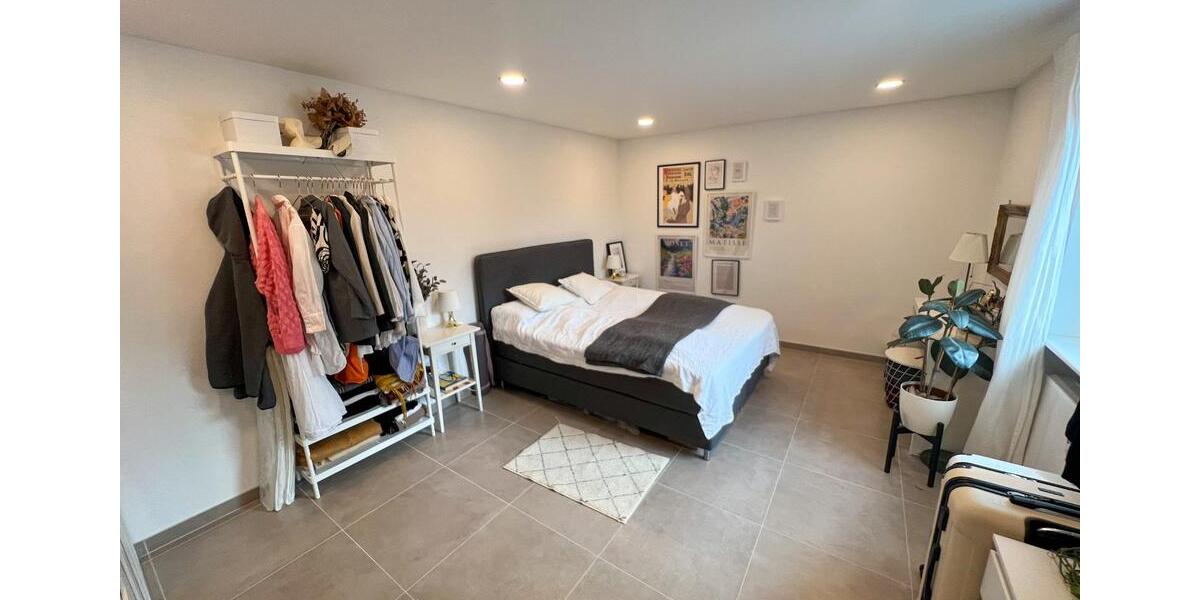 Etagenwohnung Tiefenbach - 3 Zimmer, 93 m&sup2;, 900&euro; | Angebot:26476771