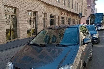 Nissan Almera Tino