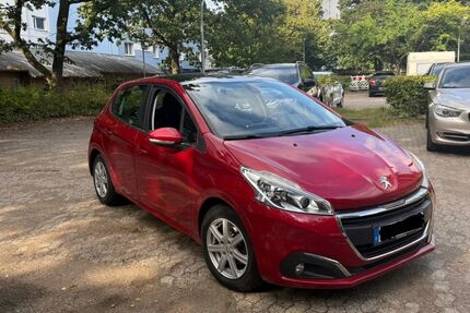 Peugeot 208 162.000 km 3.999 &euro; Hamburg 22041