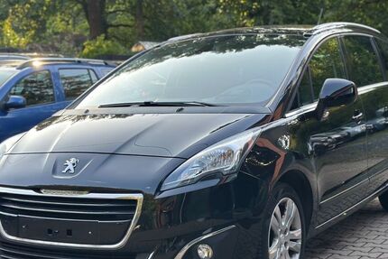 Peugeot 5008 145.600 km 5.900 &euro; Siegen 57080