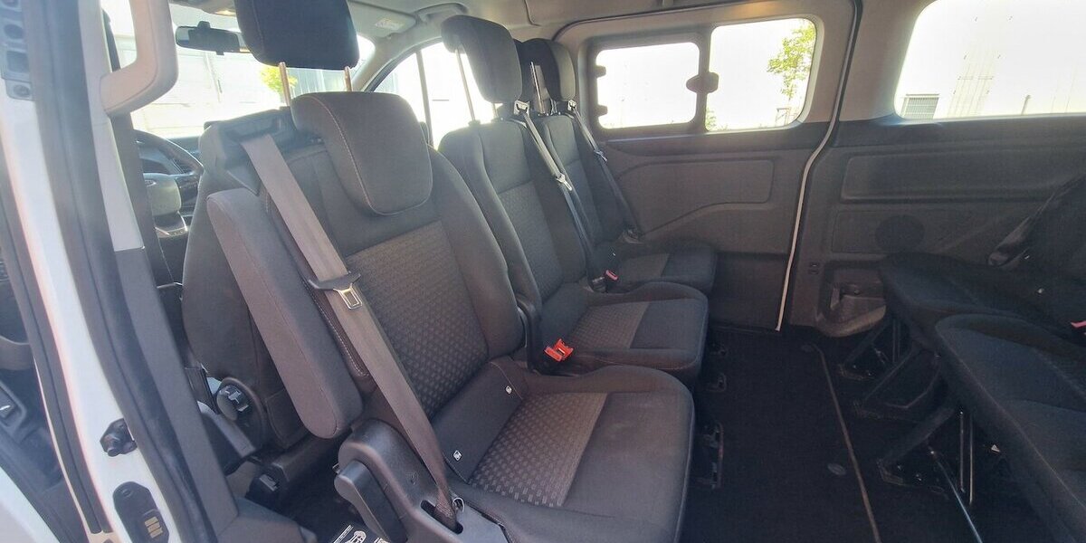 Ford Tourneo Custom 320 L1 H1 Tourneo Trend Klima 60.000 km 31.499 € Landau 76829