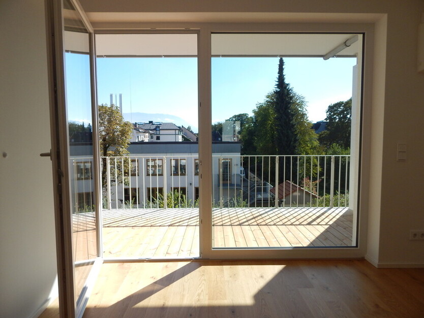 Helle, derzeit vermietete, sehr große 2 Zi. Wohnung im Zentrum von Freilassing - mit Bergblick. 2 zimmer