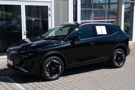 Nissan Qashqai 2.500 km 33.990 &euro; Waging 83329