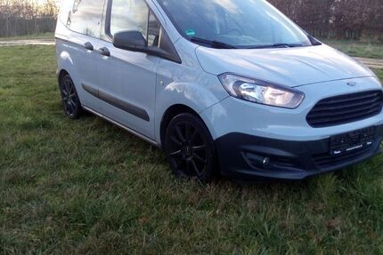 Ford Tourneo Courier 99.950 km 7.600 &euro; Frohburg OT Frankenhain 04654