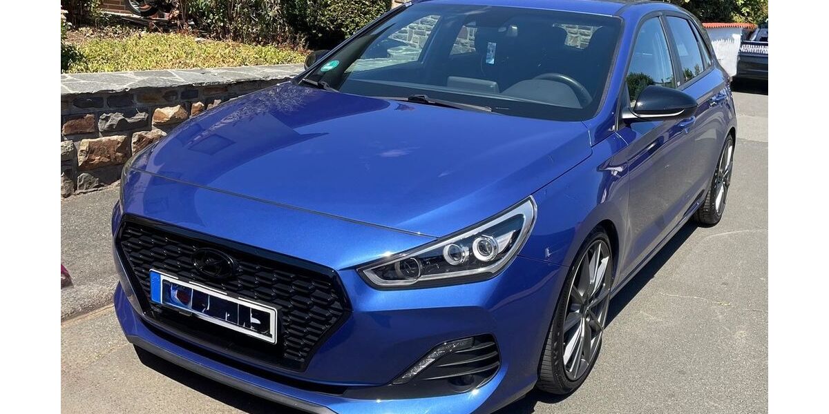 Hyundai i30 83.500 km 13.200 &euro; Ehringshausen 35630