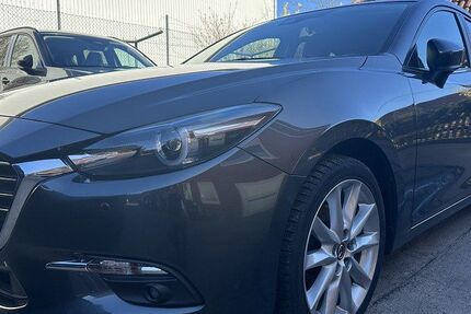 Mazda 3 92.966 km 14.490 &euro; Waren 17192