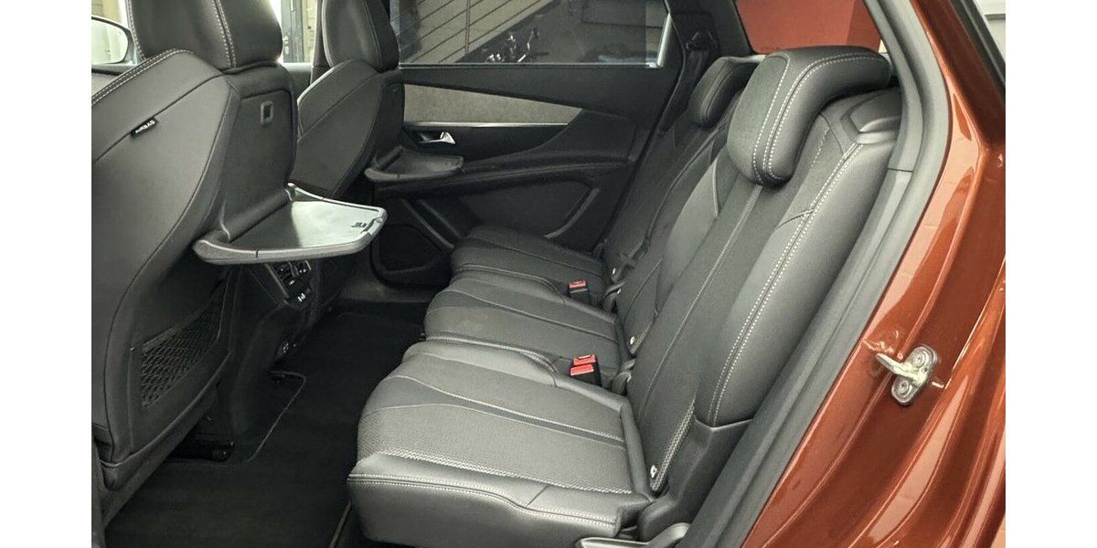Peugeot 5008 GT 130 BlueHDi 1.Hand Panorama 7 Sitze 29.300 km 28.690 &euro; Lich 35423