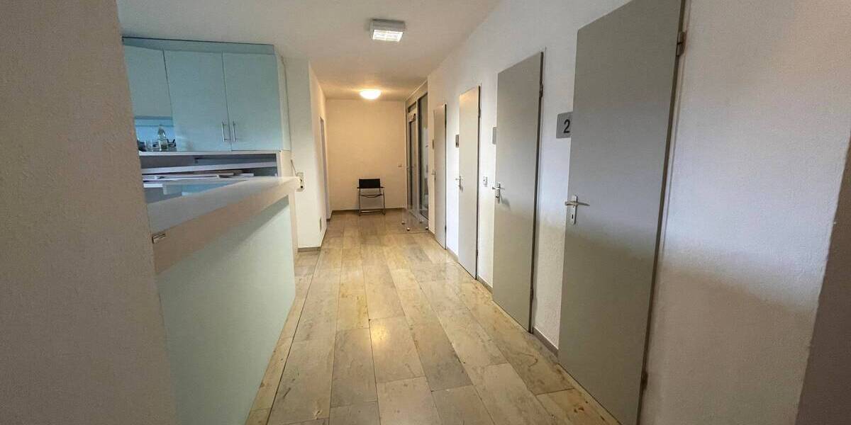 Gewerbeobjekt Achern - 6 Zimmer, 1.600&euro; | Angebot:25778874