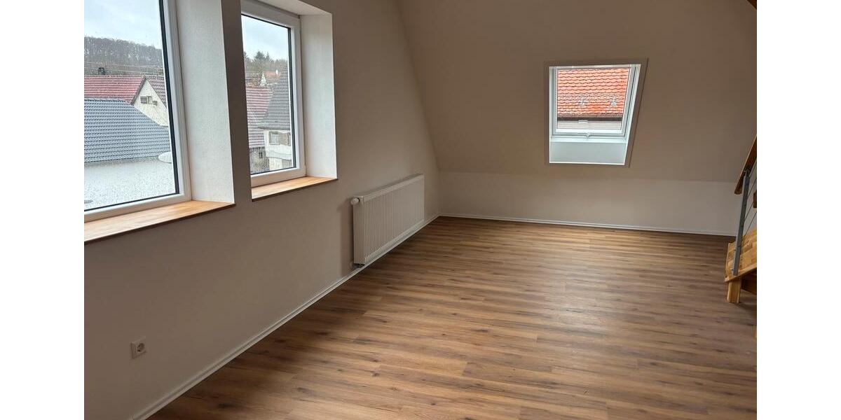 Dachgeschoßwohnung Ehingen (Donau) - 4 Zimmer, 106 m&sup2;, 990&euro; | Angebot:25404756