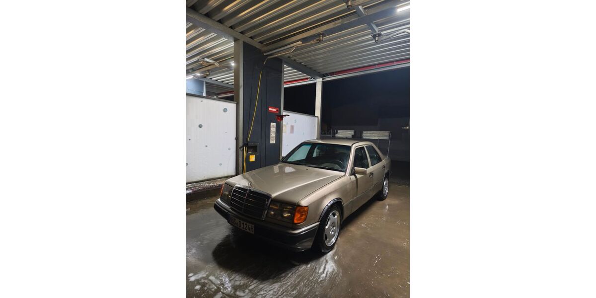 Mercedes-Benz 200 293.000 km 3.000 &euro; Hemhofen 91334