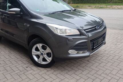 Ford Kuga 126.000 km 8.500 &euro; Lübeck 23556