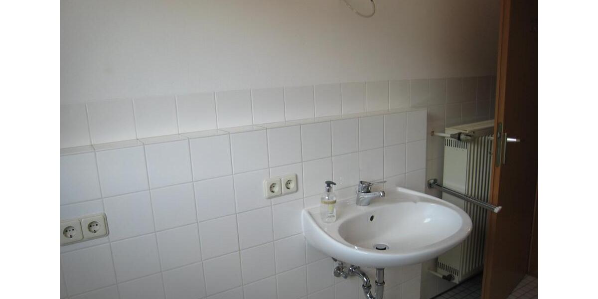 Golbach - 3-Zi.-Whg. nähe Waldschwimmbad ab 01.02.2026 zu verm. 3 zimmer