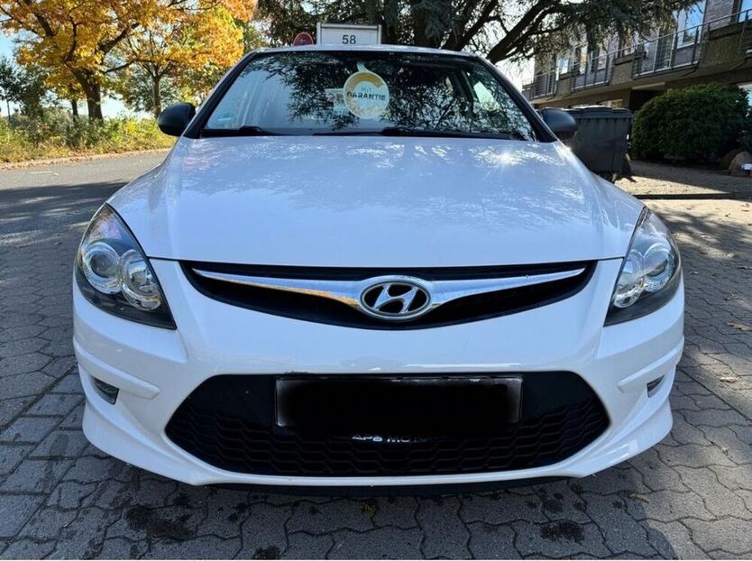 i30