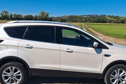 Ford Kuga 60.680 km 20.500 € Donauwörth 86609