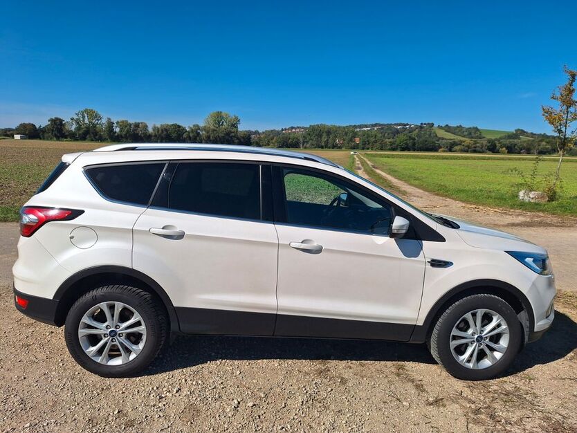 Ford Kuga 60.680 km 21.000 € Donauwörth 86609