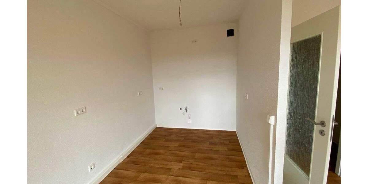 Etagenwohnung Suhl Neundorf - 4 Zimmer, 64 m&sup2;, 400&euro; | Angebot:25568404