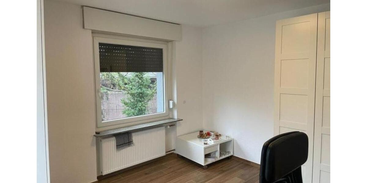 Etagenwohnung Bonn Hardtberg - 4 Zimmer, 100 m&sup2;, 950&euro; | Angebot:25932372