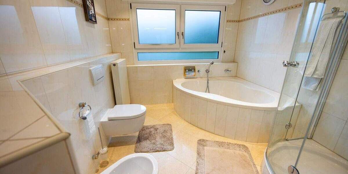 Einfamilienhaus mit Einlieger, Garage, Doppel-Carport und schönem Garten 7 zimmer