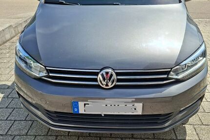 VW Touran 176.000 km 9.900 &euro; Kösching 85092