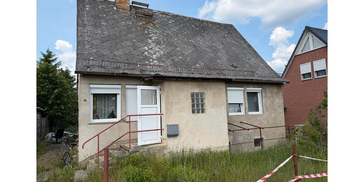 Einfamilienhaus Hoyerswerda - 4 Zimmer, 100 m&sup2;, 25.000&euro; | Angebot:26987404