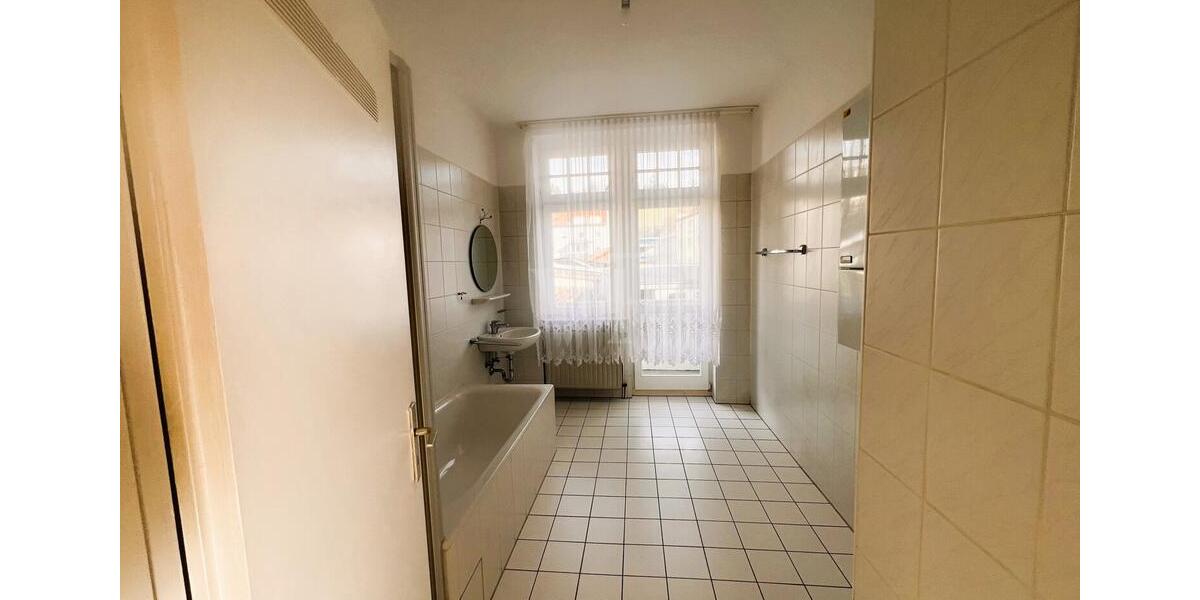 Etagenwohnung Baden-Baden Lichtental - 4 Zimmer, 118 m&sup2;, 1.239&euro; | Angebot:25589024