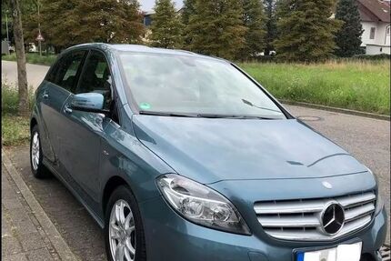 Mercedes B 180
