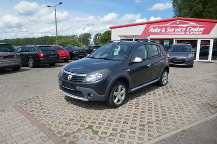 Dacia Sandero 155.228 km 3.880 &euro; Altentreptow 17087