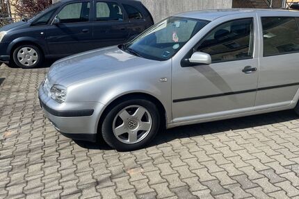 VW Golf 208.000 km 2.600 &euro; Gößweinstein 91327