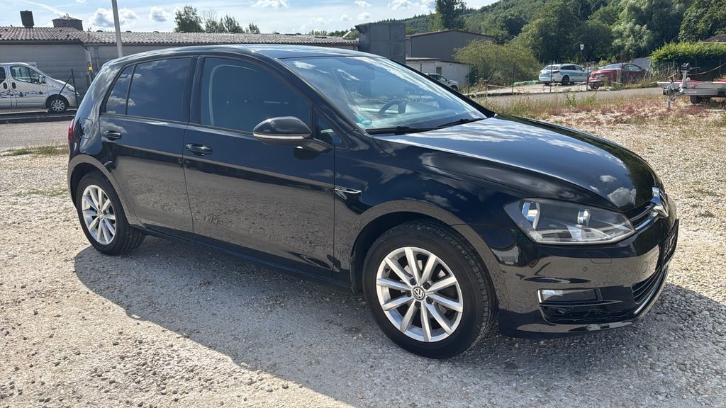 VW Golf 106.000 km 8.300 &euro; Königsbronn 89551