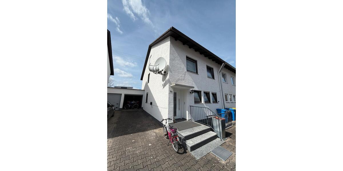 Reihenhaus Günzburg - 5 Zimmer, 140 m&sup2;, 1.500&euro; | Angebot:26062485