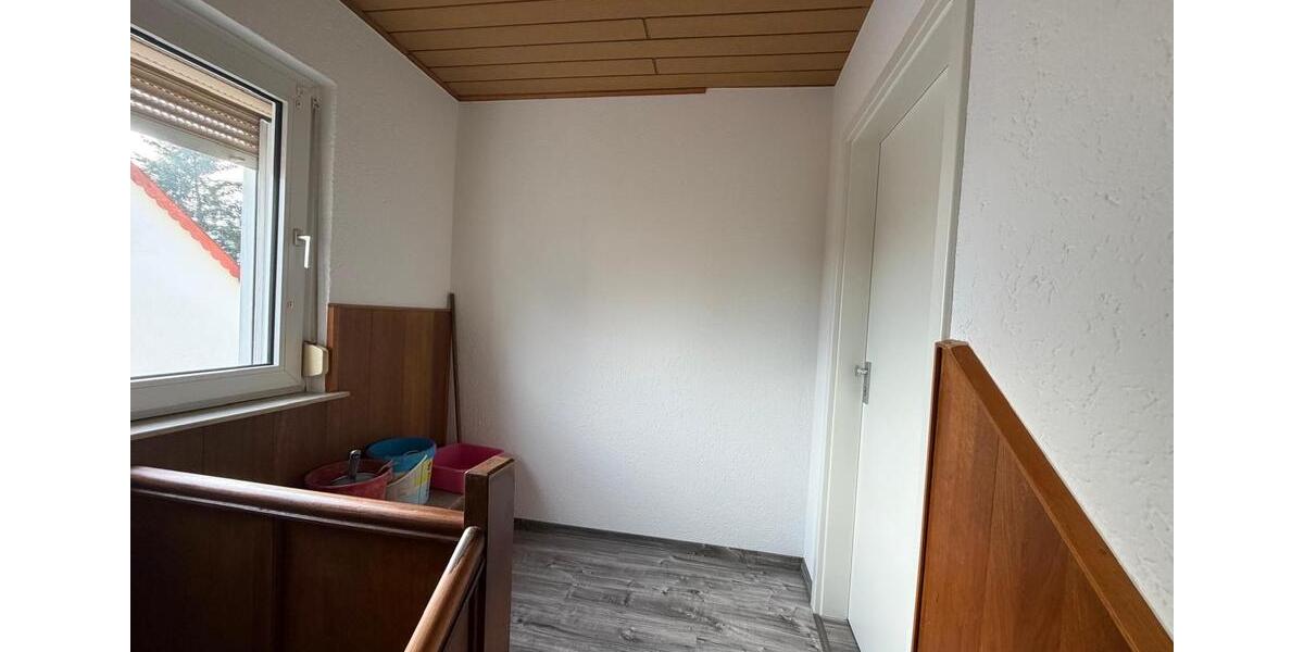 Etagenwohnung Ottweiler - 3 Zimmer, 70 m&sup2;, 650&euro; | Angebot:26223393