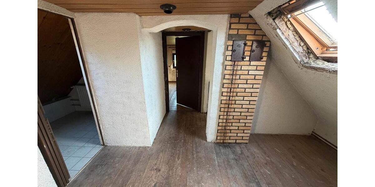 Einfamilienhaus Blieskastel - 6 Zimmer, 90 m&sup2;, 129.000&euro; | Angebot:27285445