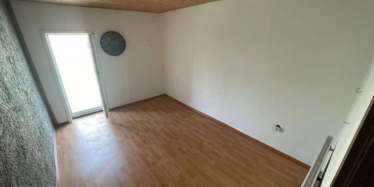 Einfamilienhaus Mettlach - 5 Zimmer, 130 m&sup2;, 1.000&euro; | Angebot:27100970