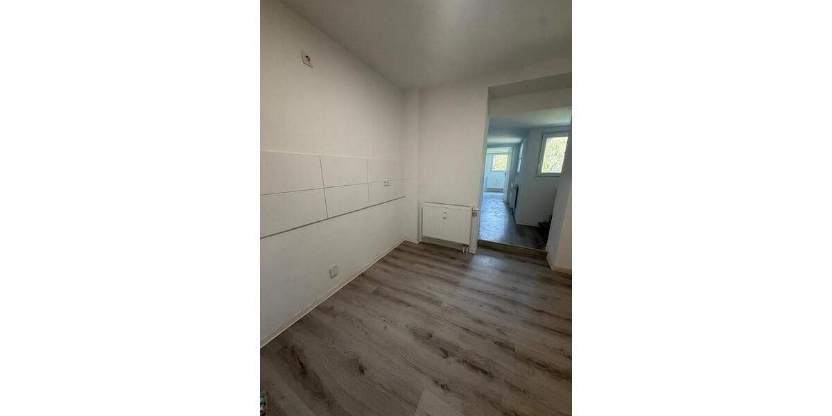 Erdgeschoßwohnung Saarbrücken Brebach-Fechingen - 3 Zimmer, 77 m&sup2;, 500&euro; | Angebot:24658518