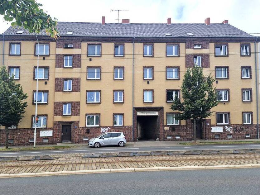 Wohn- und Geschäftshaus mit Entwicklungspotential in Bahnhofsnähe von Halle (Saale)
