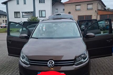 VW Touran 284.000 km 5.999 € Sinsheim 74889