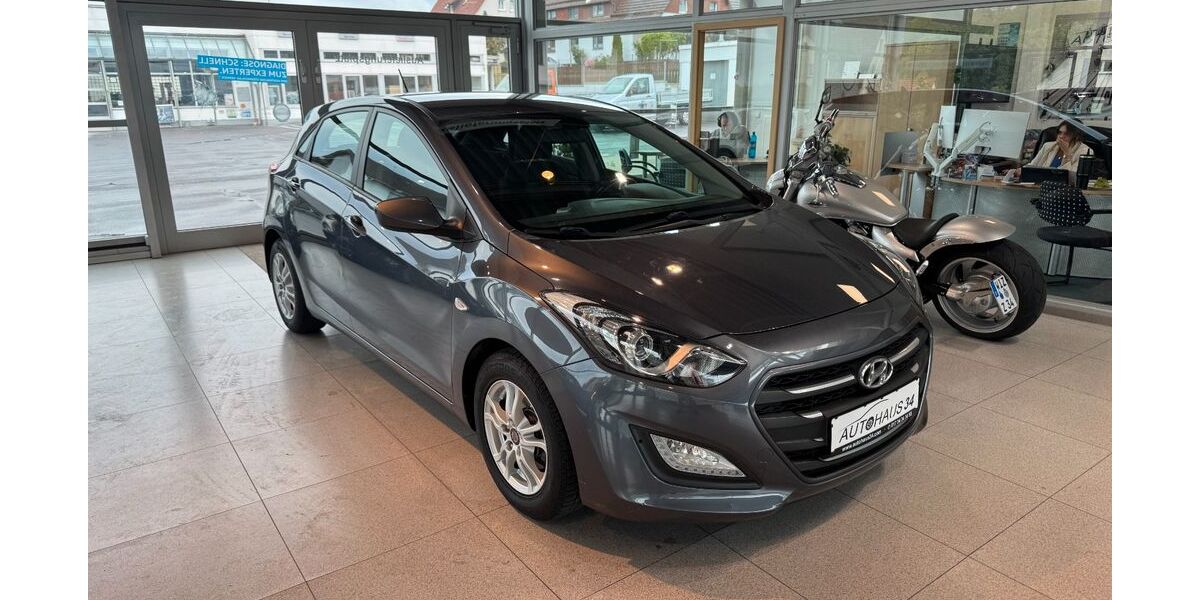 Hyundai i30 94.000 km 8.450 &euro; Hessisch Lichtenau 37235