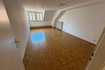 Dachgeschoßwohnung Villingen-Schwenningen Schwenningen - 3 Zimmer, 105 m&sup2;, 990&euro; | Angebot:26272312