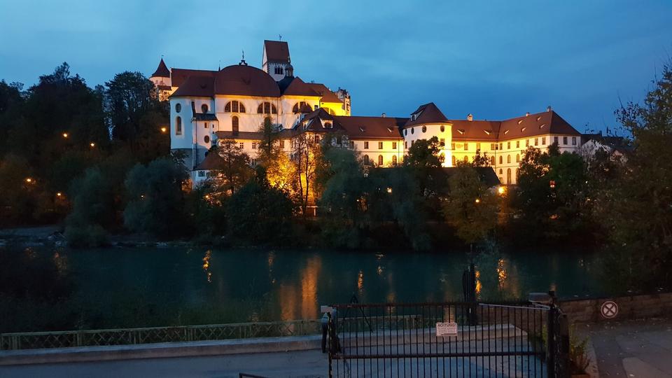 Erdgeschoßwohnung Füssen - 4 Zimmer, 114 m&sup2;, 1.440&euro; | Angebot:25408052